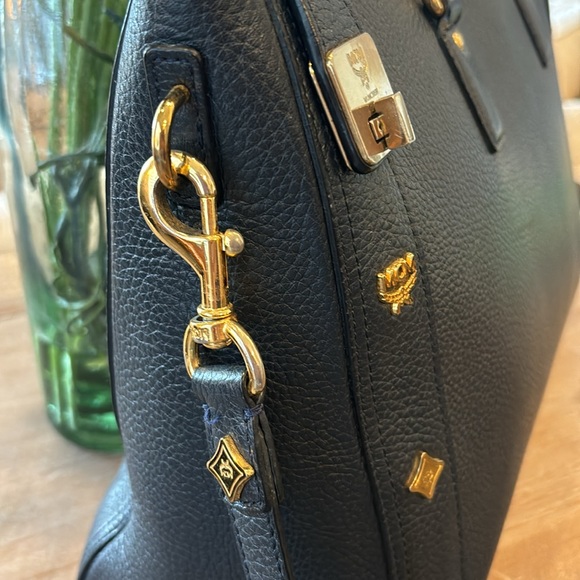 MCM Document/Office/Hand or Shoulder Bag~Navy~EUC!!!!! - Picture 3 of 16